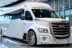 GMC Savana Limo Camper 2026: Van Life de $200,000 con lujo y tecnología