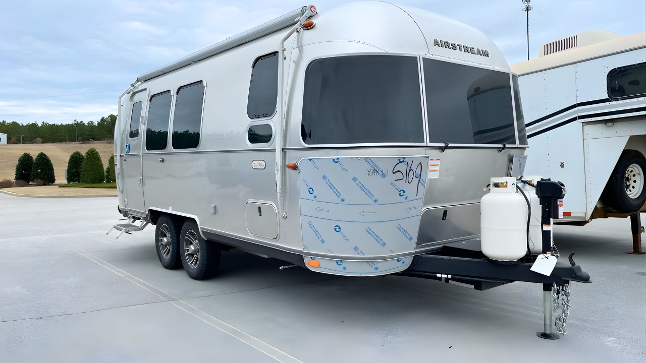 Tour 2026 Airstream Trade Wind 23FB: Lujo y Aventura en Caravana