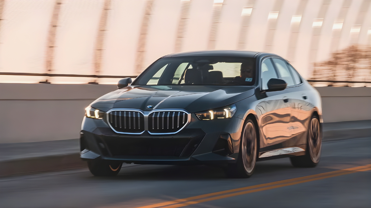 BMW Serie 5 2026: Más de 400 HP y Precio Inicial de 40,000 USD